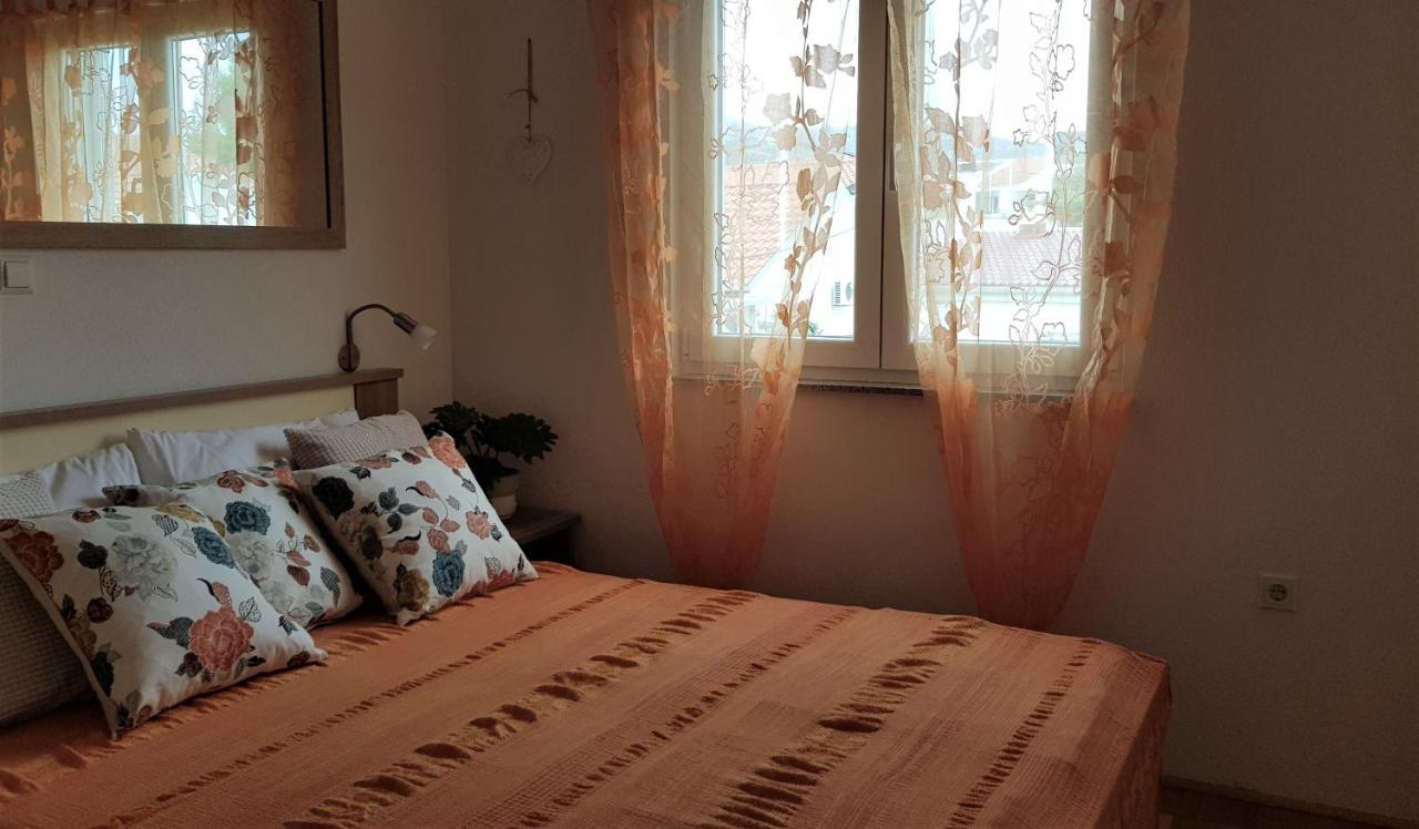 Apartmani Villa Lilliana Tribalj Buitenkant foto
