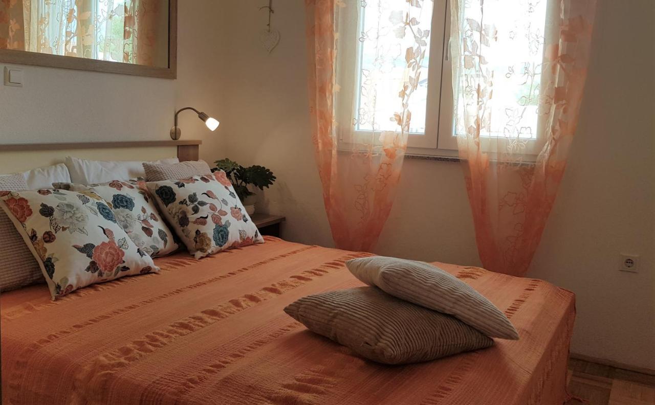 Apartmani Villa Lilliana Tribalj Buitenkant foto