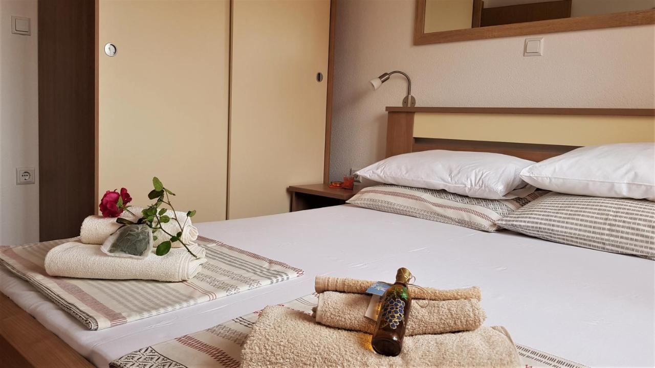 Apartmani Villa Lilliana Tribalj Buitenkant foto