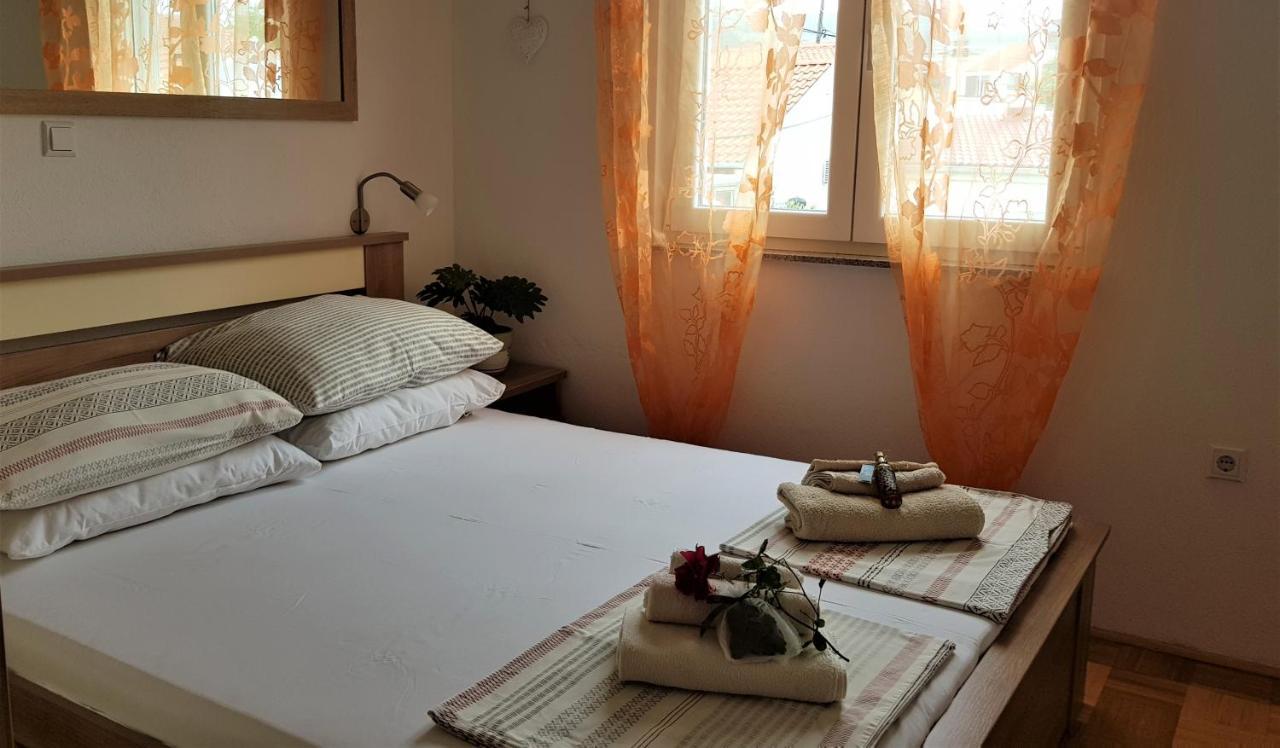 Apartmani Villa Lilliana Tribalj Buitenkant foto
