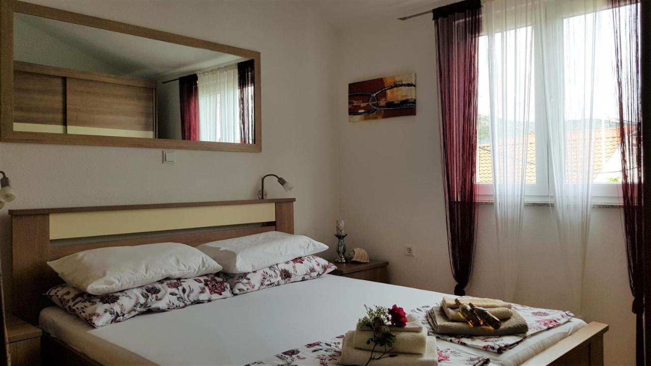 Apartmani Villa Lilliana Tribalj Buitenkant foto