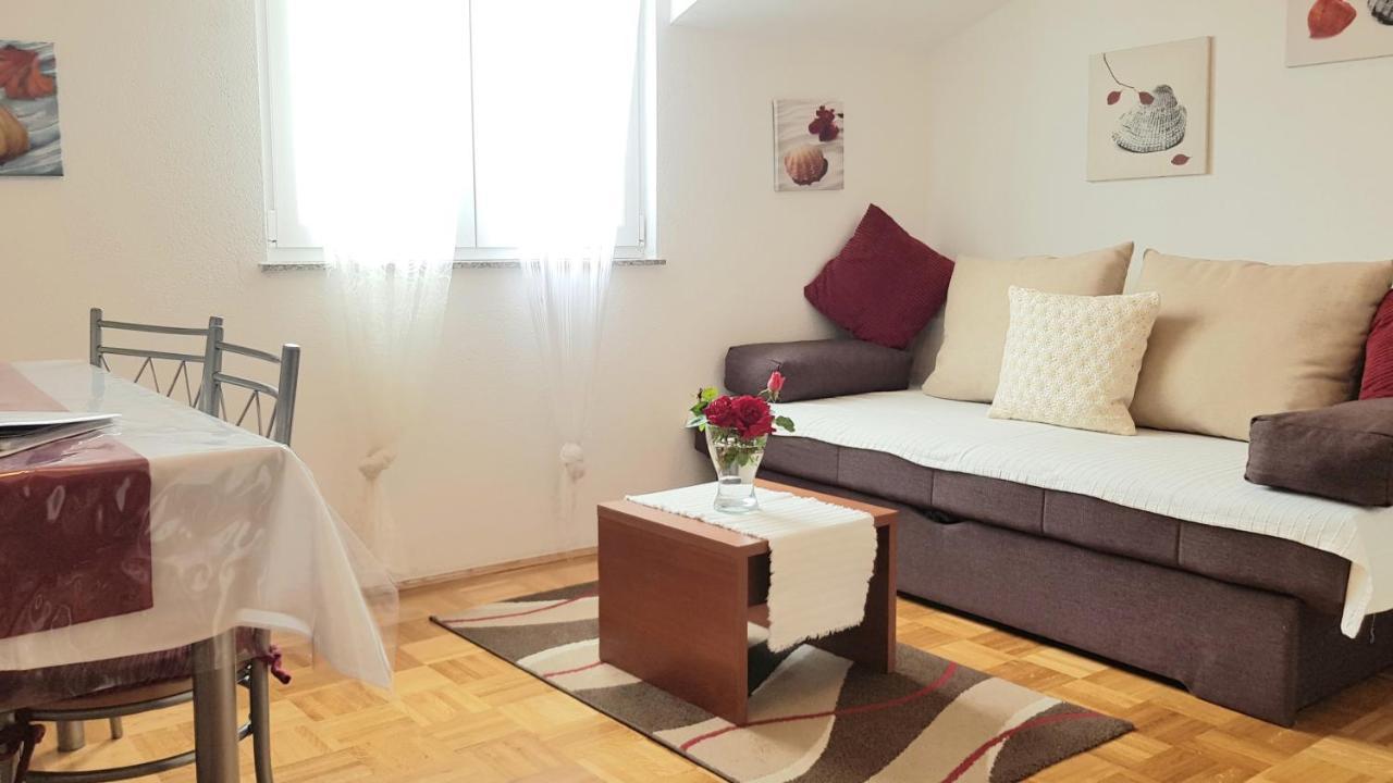 Apartmani Villa Lilliana Tribalj Buitenkant foto