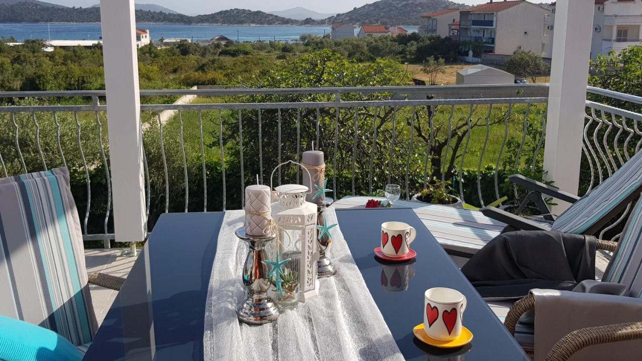 Apartmani Villa Lilliana Tribalj Buitenkant foto