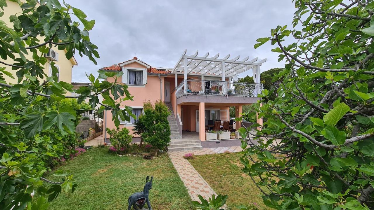 Apartmani Villa Lilliana Tribalj Buitenkant foto