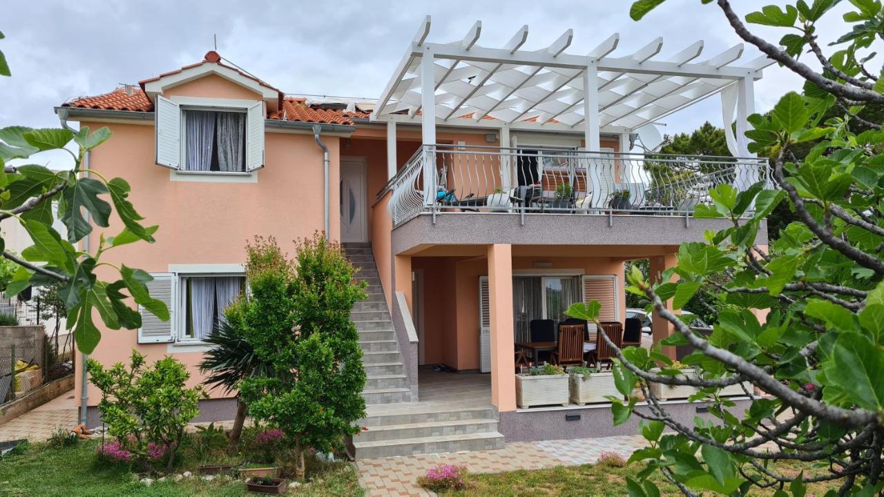 Apartmani Villa Lilliana Tribalj Buitenkant foto