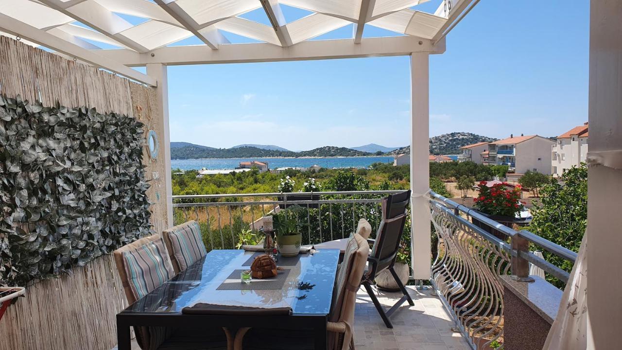 Apartmani Villa Lilliana Tribalj Buitenkant foto