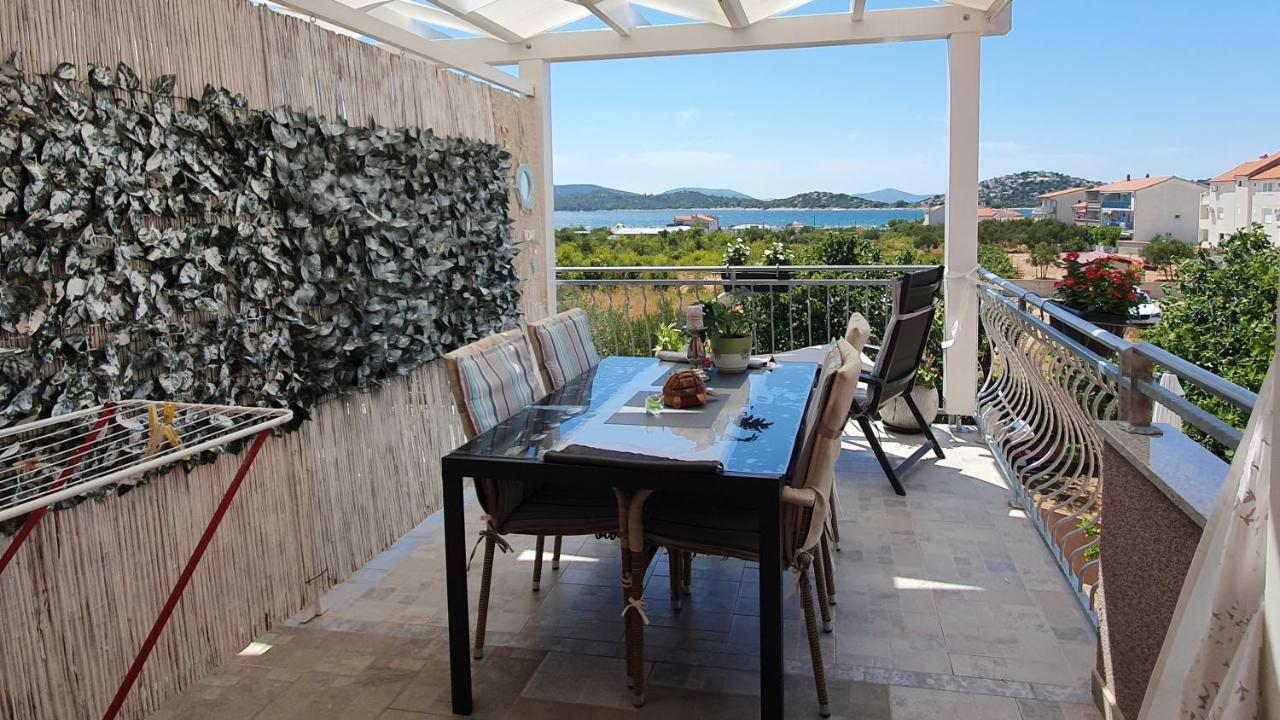 Apartmani Villa Lilliana Tribalj Buitenkant foto
