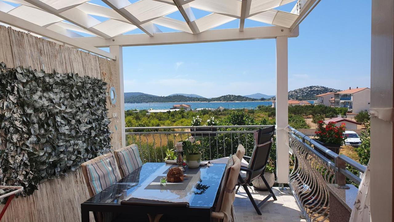 Apartmani Villa Lilliana Tribalj Buitenkant foto