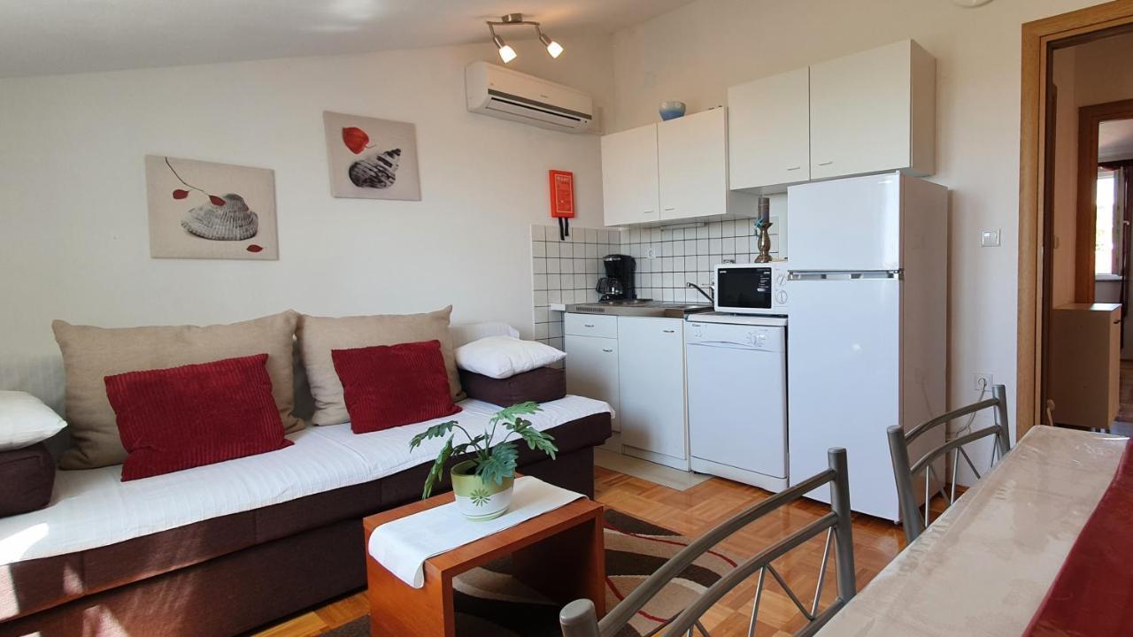 Apartmani Villa Lilliana Tribalj Buitenkant foto