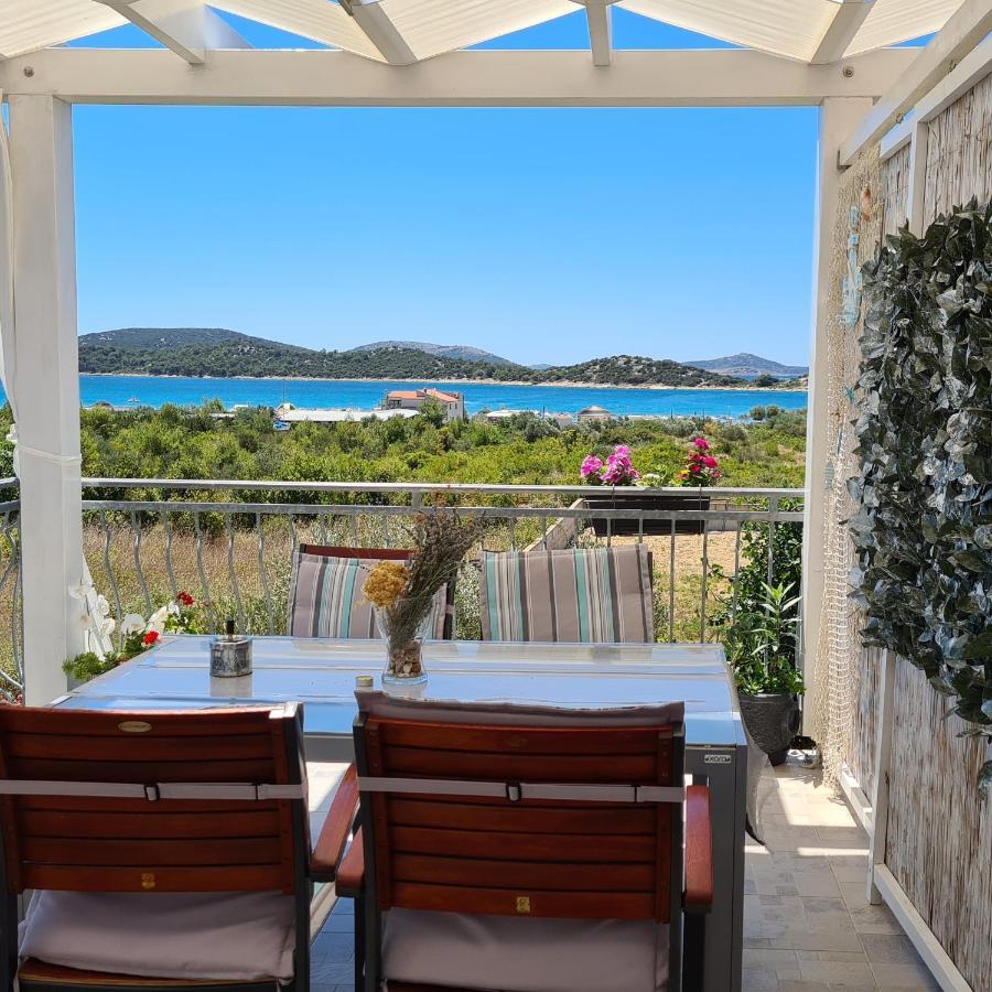 Apartmani Villa Lilliana Tribalj Buitenkant foto