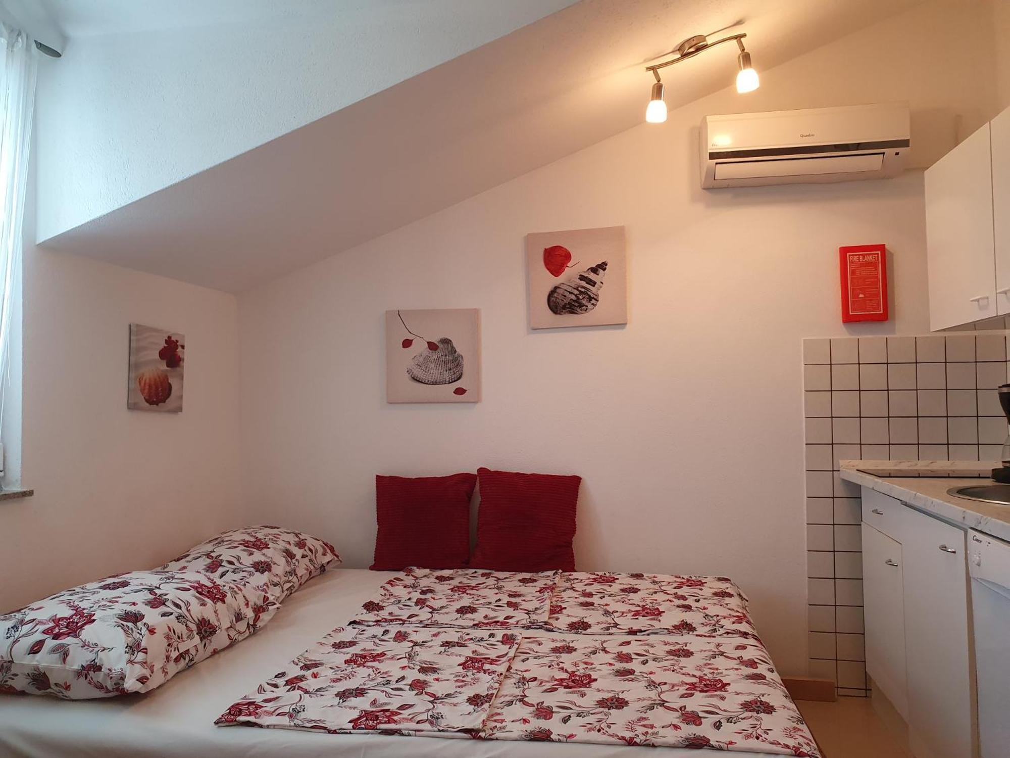 Apartmani Villa Lilliana Tribalj Buitenkant foto